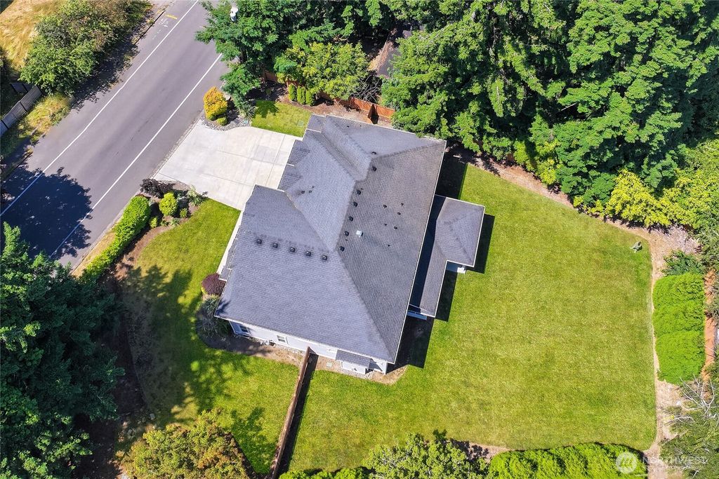 Photo of 14918 SE 46th St St, Bellevue, WA 98006 (MLS # 2427911)