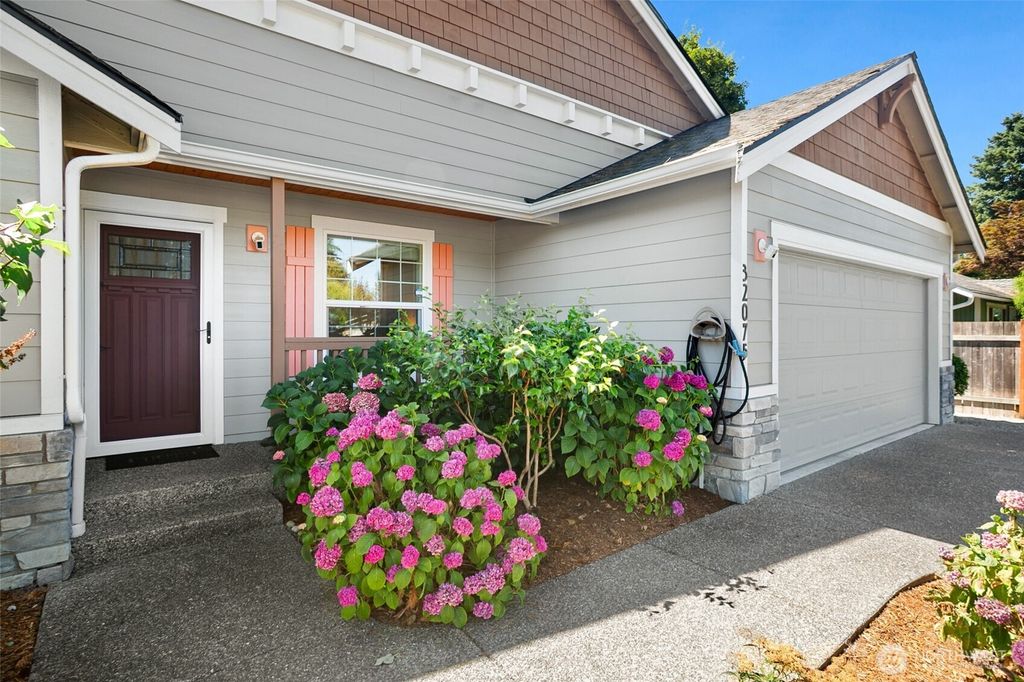 Photo of 32075 Commercial Street, Carnation, WA 98014 (MLS # 2411152)