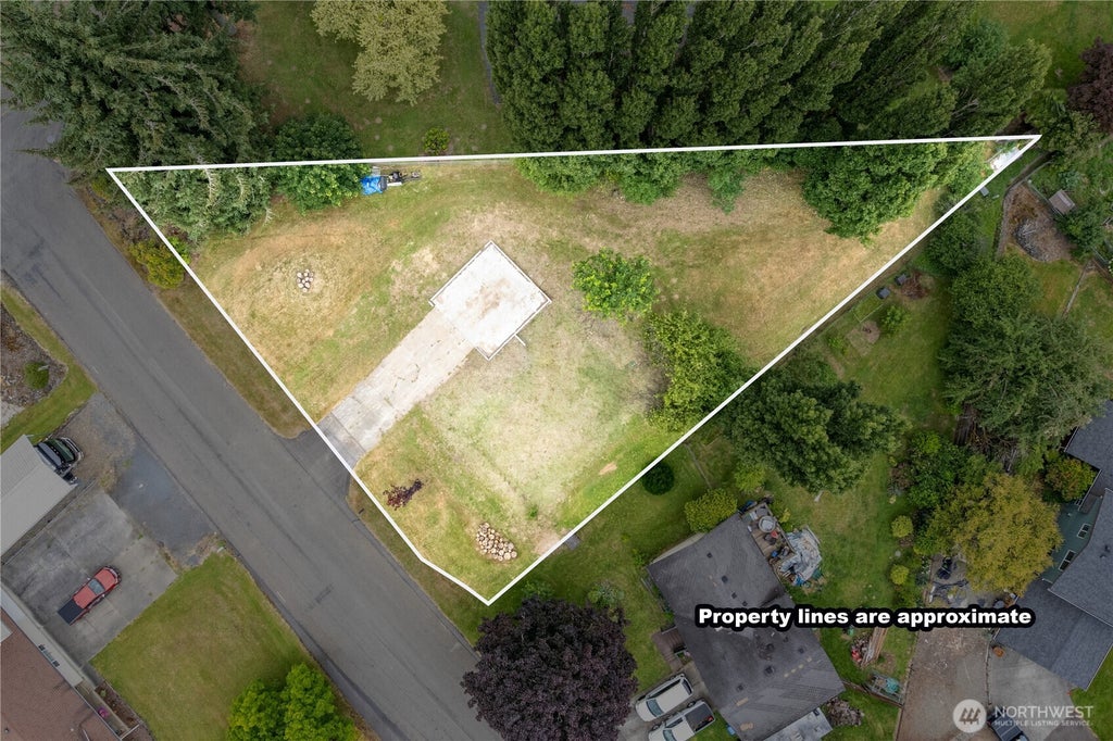 Photo of 101 Sandwood Drive, Castle Rock, WA 98611 (MLS # 2547379)
