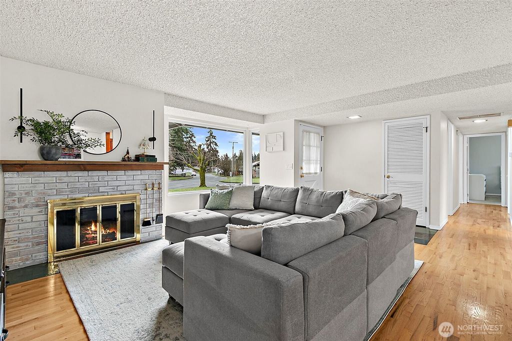 Photo of 3255 16th St SE St, Auburn, WA 98092 (MLS # 2485502)