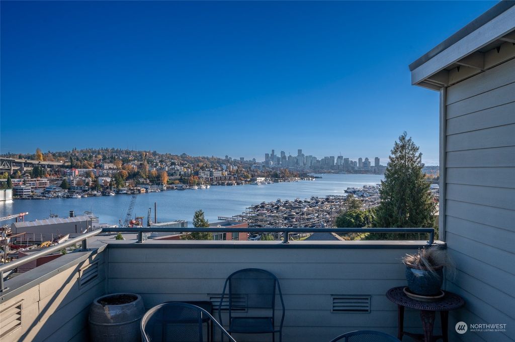 Photo of 3926 1st Avenue NE #25, Seattle, WA 98105 (MLS # 2246642)