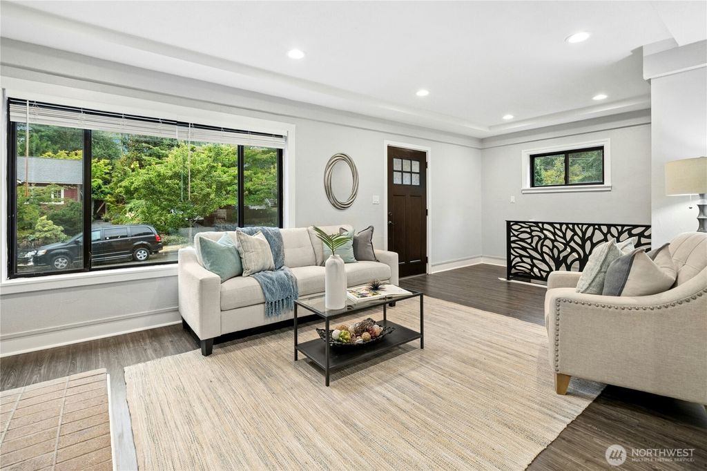 Photo of 8538 Ashworth Avenue N, Seattle, WA 98103 (MLS # 2555589)