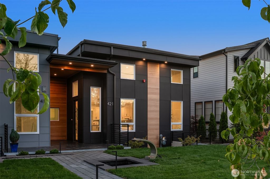 Photo of 421 14th Avenue W, Kirkland, WA 98033 (MLS # 2444259)
