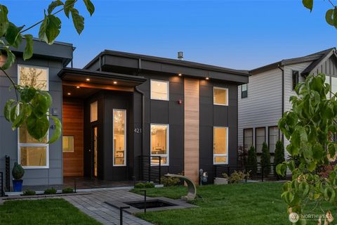 Photo of 421 14th Avenue W, Kirkland, WA 98033 (MLS # 2444259)