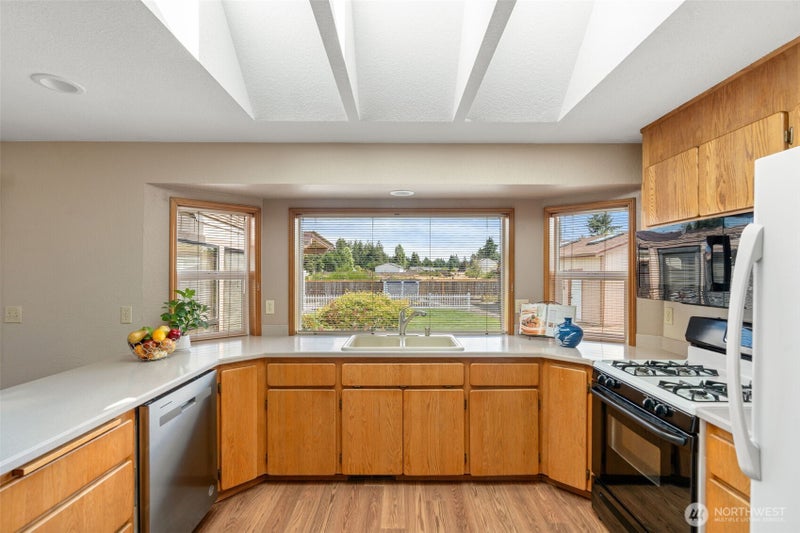3746 Golden Eagle Loop SE