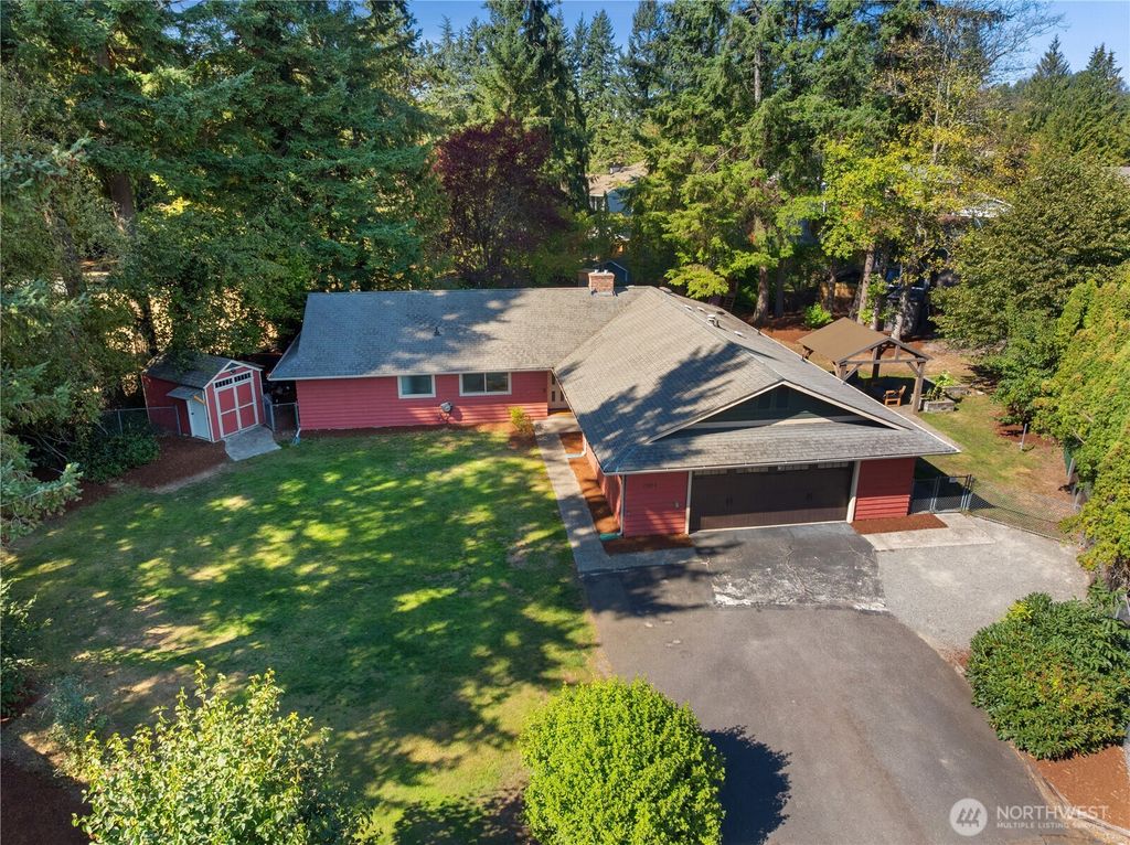 Photo of 12850 SE 234th Street, Kent, WA 98031 (MLS # 2433127)