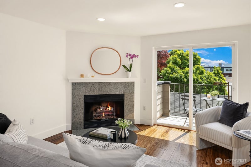 4831 Fauntleroy Way SW 305