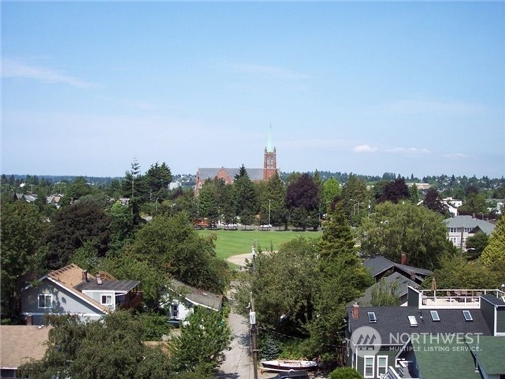Photo of 4540 8th Avenue NE #902, Seattle, WA 98105 (MLS # 2316564)