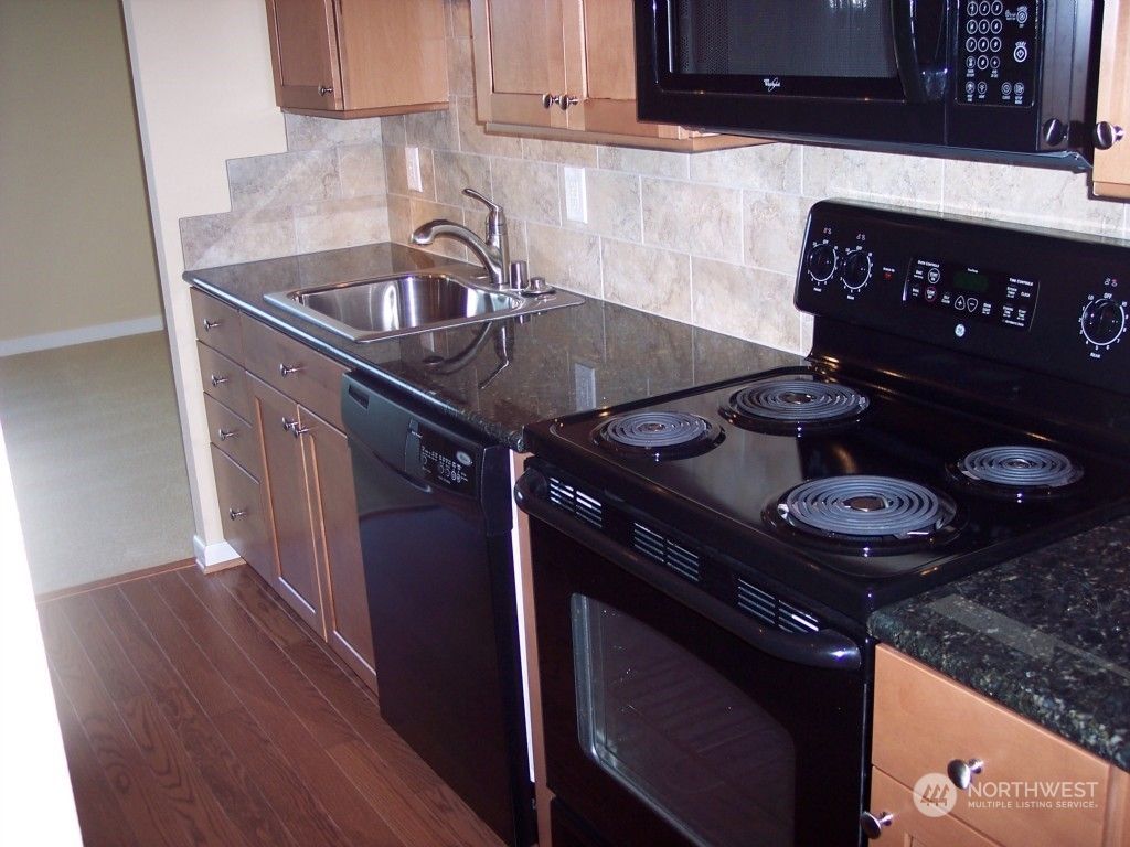 Photo of 4540 8th Avenue NE #902, Seattle, WA 98105 (MLS # 2316564)