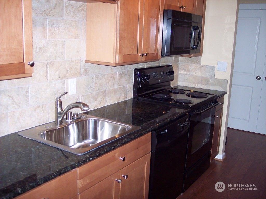 Photo of 4540 8th Avenue NE #902, Seattle, WA 98105 (MLS # 2316564)