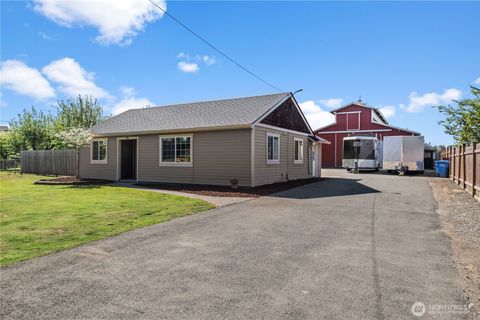 Photo of 3216 92nd Street E, Tacoma, WA 98446 (MLS # 2519408)