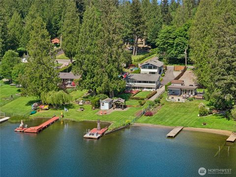 Photo of 31025 E Lake Morton Drive SE, Kent, WA 98042 (MLS # 2522595)