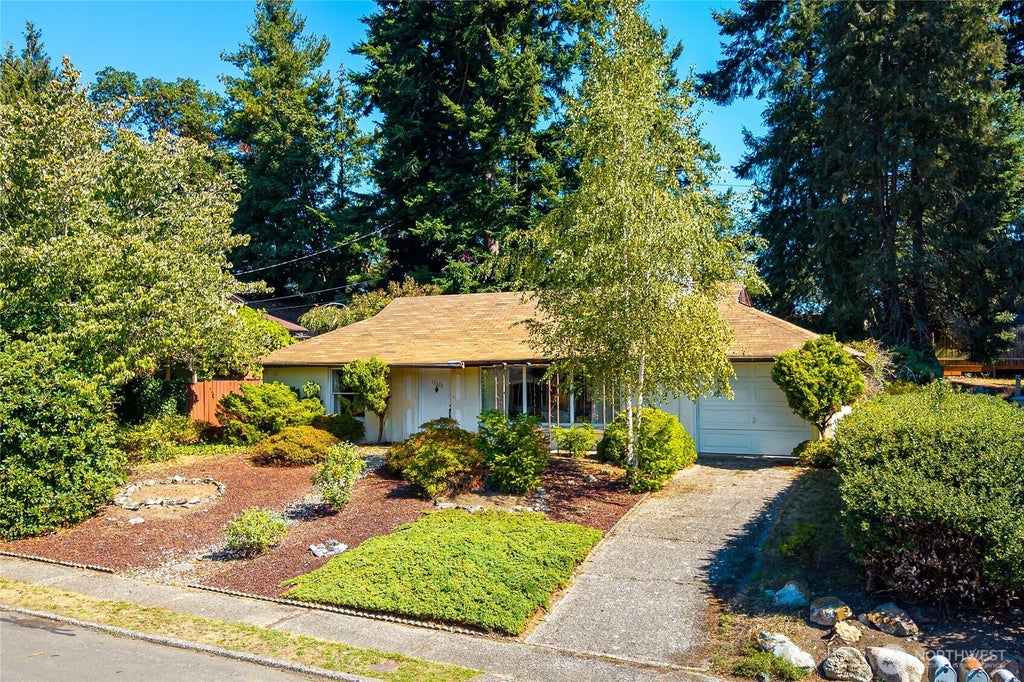 Photo of 15326 Stone Ave AVE N, Shoreline, WA 98133 (MLS # 2554953)