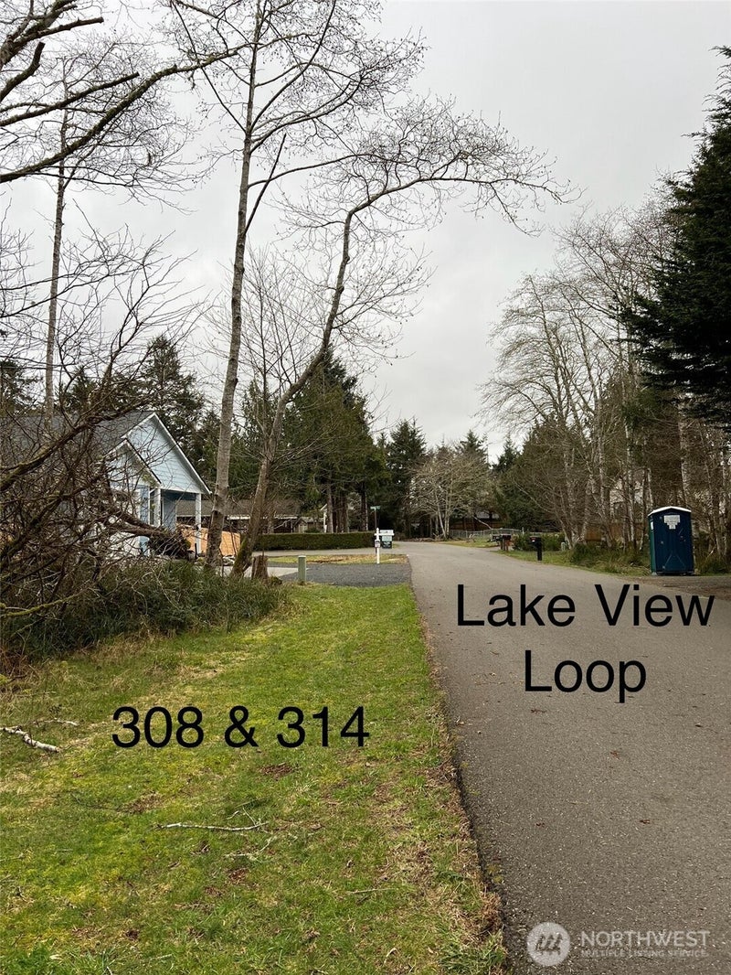314 Lake View Loop NE