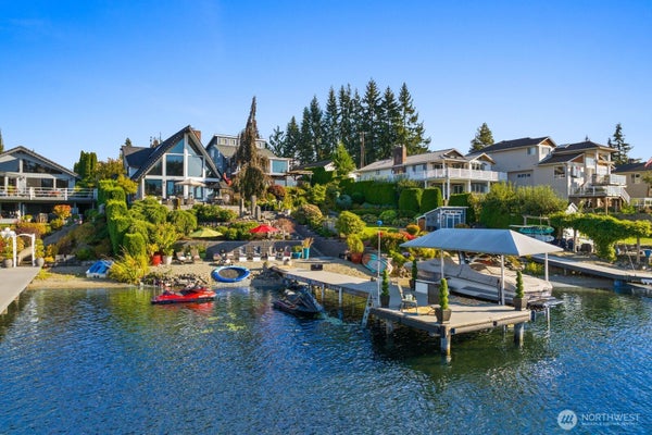 1504 E LAKESHORE DR, LAKE STEVENS, WA 98258 - Image ce10d037f79d8ece75e8d558b89b70ec/3252652861