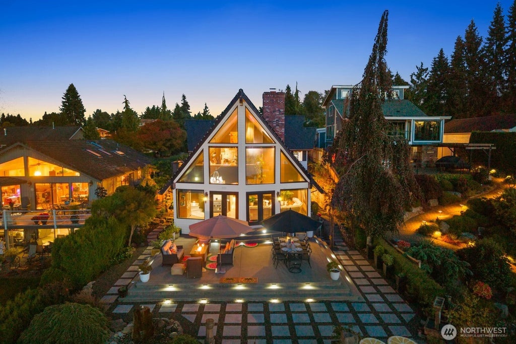 Photo of 1504 E Lakeshore Drive, Lake Stevens, WA 98258 (MLS # 2590014)