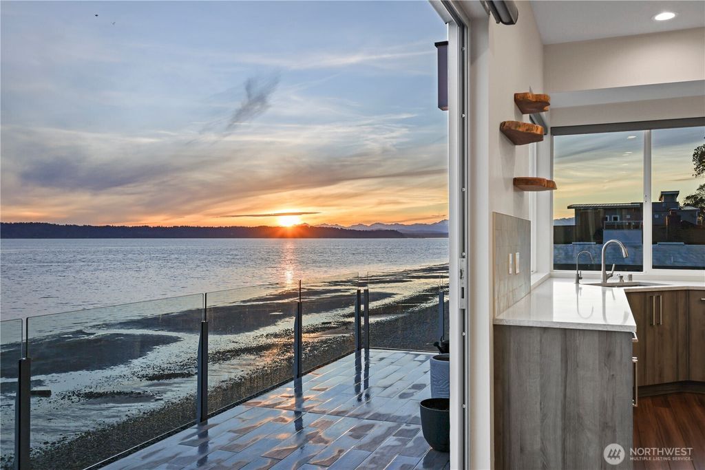 Photo of 12065 30th Avenue SW, Burien, WA 98146 (MLS # 2480231)