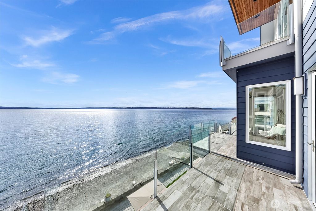 Photo of 12065 30th Avenue SW, Burien, WA 98146 (MLS # 2480231)