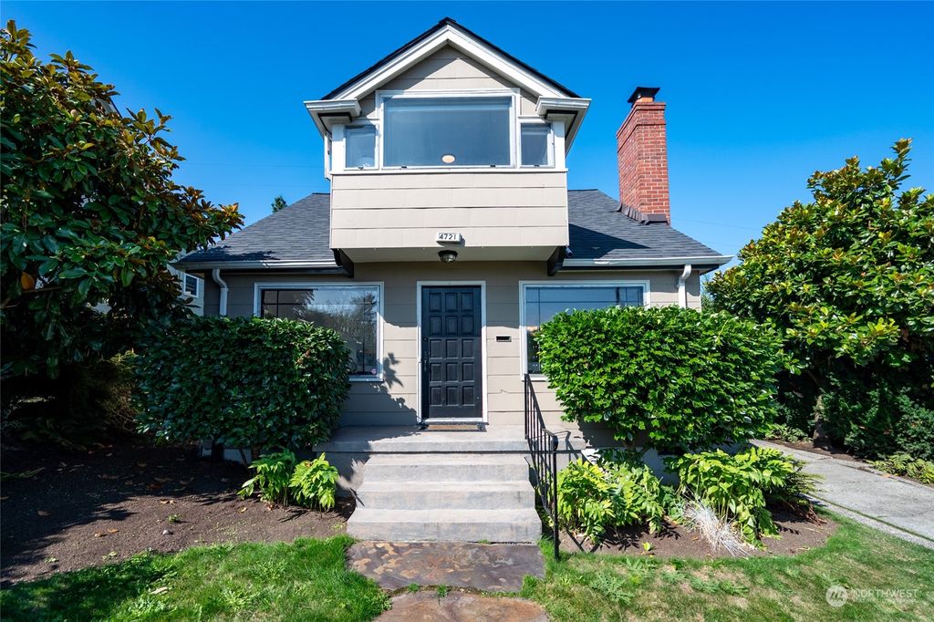 Photo of 4721 35th Avenue SW, Seattle, WA 98126 (MLS # 2284844)