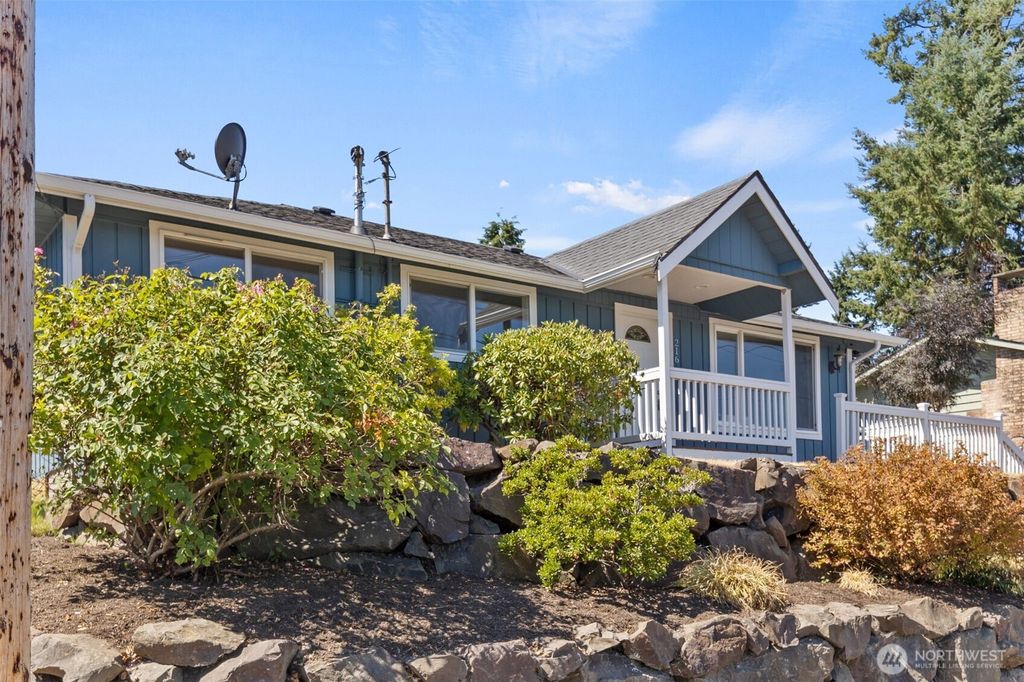 Photo of 216 Bridge Way, Everett, WA 98201 (MLS # 2420276)