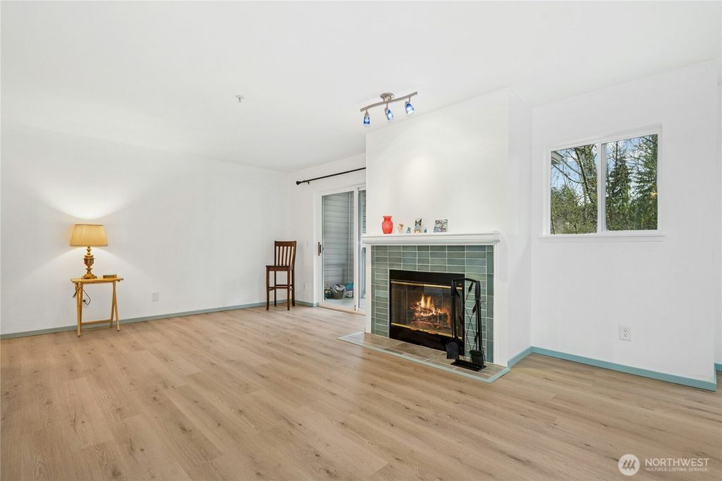 Photo of 33020 10th Avenue SW #B304, Federal Way, WA 98023 (MLS # 2354399)
