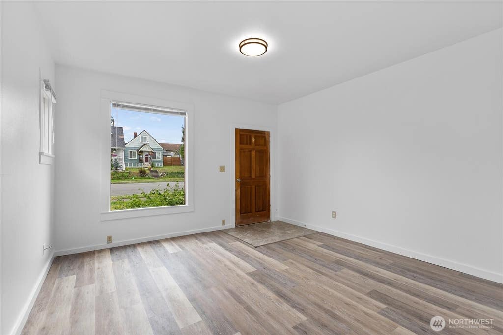 Photo of 2307 Rockefeller AVE, Everett, WA 98201 (MLS # 2550423)