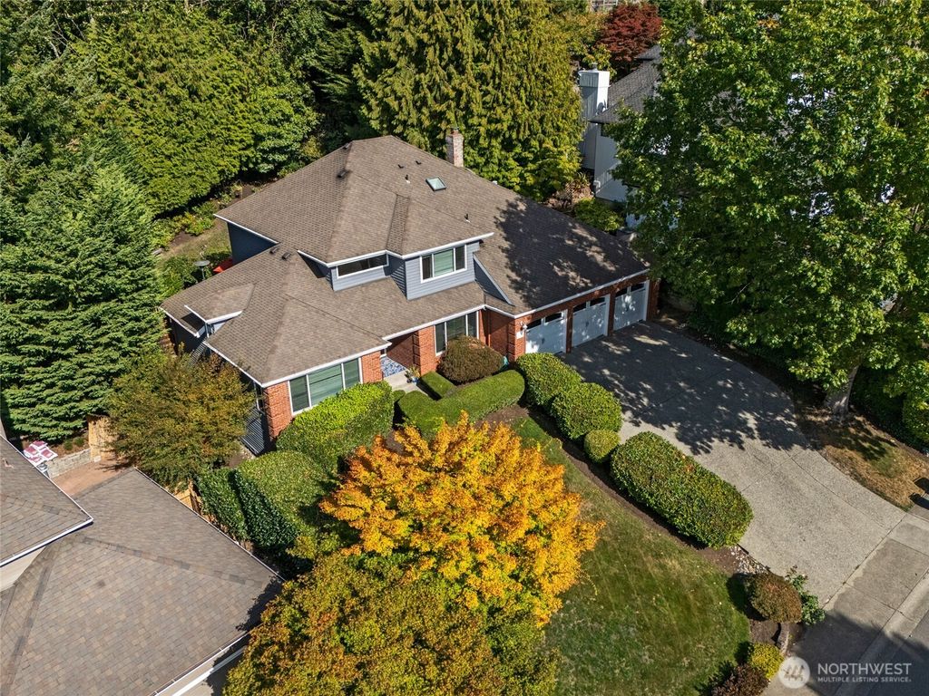 Photo of 11834 SE 78th Street, Newcastle, WA 98056 (MLS # 2439181)