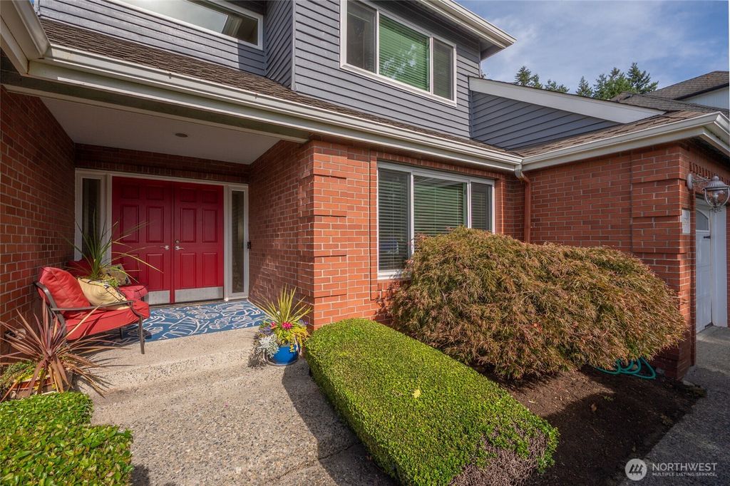 Photo of 11834 SE 78th Street, Newcastle, WA 98056 (MLS # 2439181)