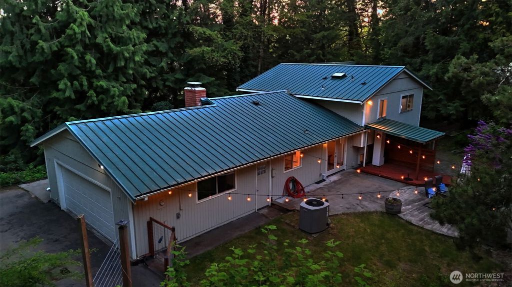 Photo of 19134 SE May Valley Road, Issaquah, WA 98027 (MLS # 2461511)