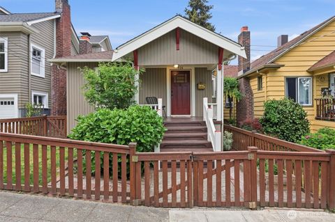 Photo of 924 N 75th Street, Seattle, WA 98103 (MLS # 2522931)