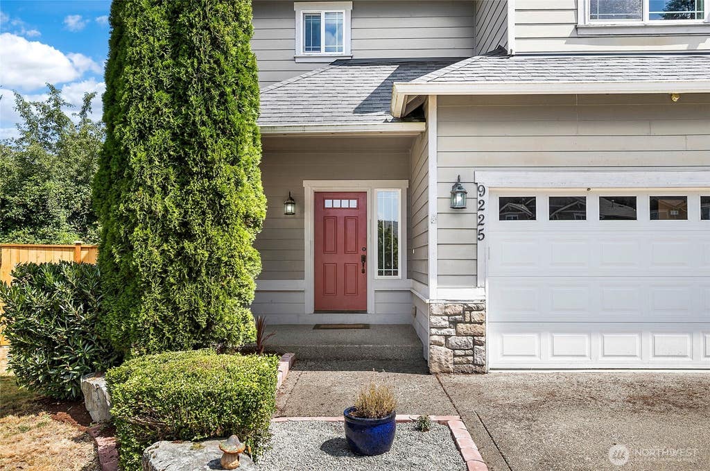 Photo of 9225 195th Street Ct E, Graham, WA 98338 (MLS # 2571169)
