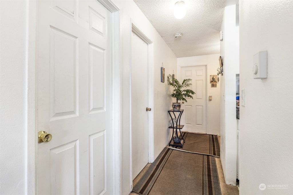 Photo of 31003 14th Avenue S #B10, Federal Way, WA 98003 (MLS # 2232108)