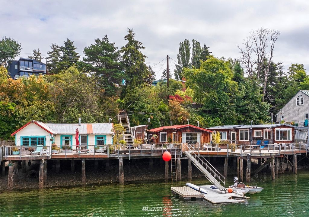 Photo of 5621 Seaview Avenue NW, Seattle, WA 98107 (MLS # 1972461)