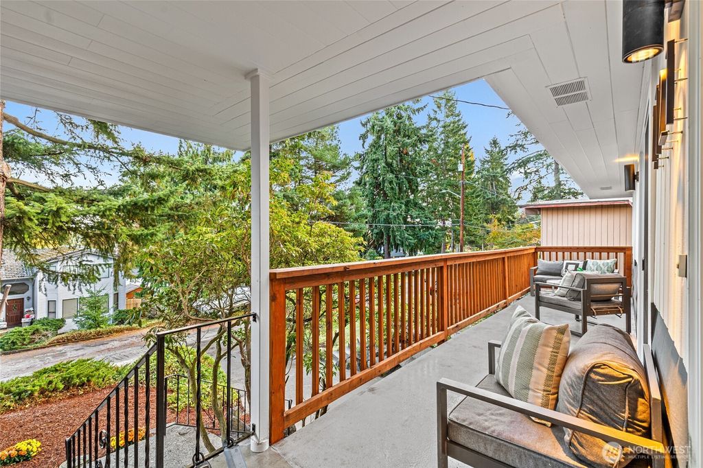 Photo of 11721 24th Avenue NE, Seattle, WA 98125 (MLS # 2464399)