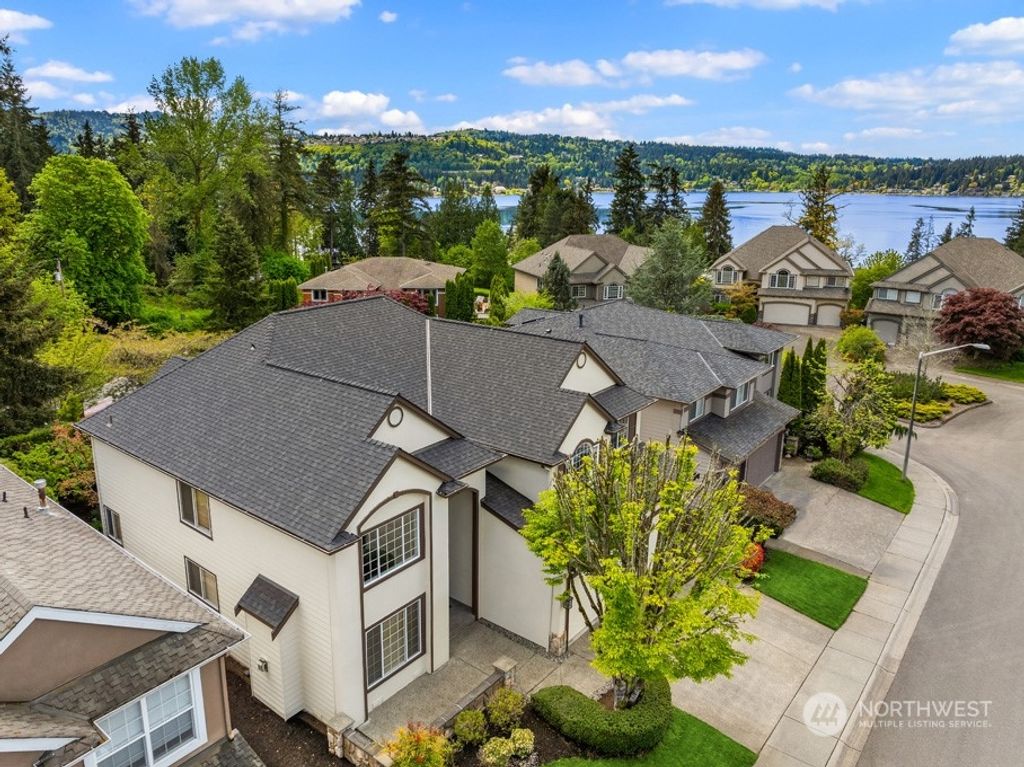 Photo of 19465 SE 28th Place, Sammamish, WA 98075 (MLS # 2224122)