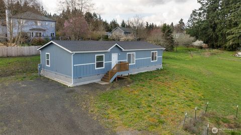 Photo of 10206 SE Grandview Street, Port Orchard, WA 98366 (MLS # 2492995)