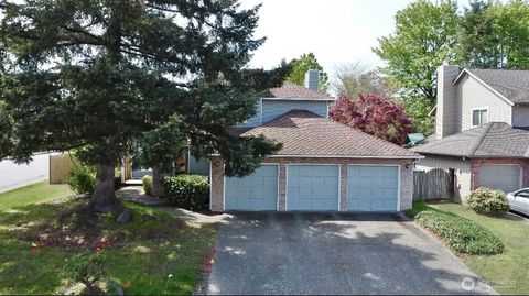 Photo of 21523 129th Avenue SE, Kent, WA 98031 (MLS # 2516120)
