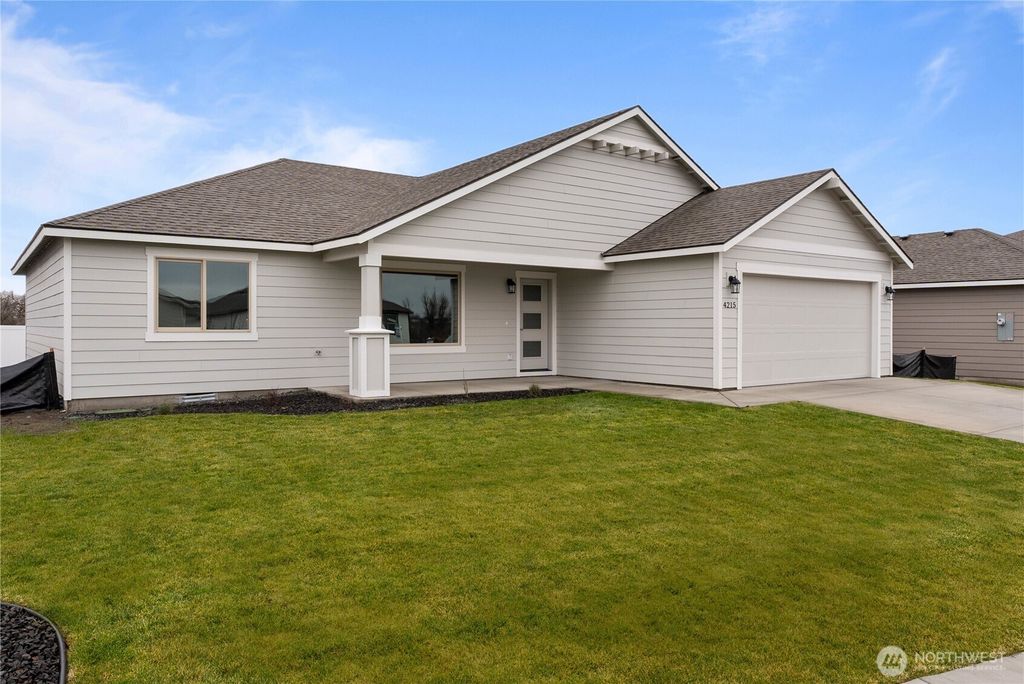 Photo of 4215 W Sandy Court, Moses Lake, WA 98837 (MLS # 2492834)