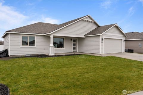 Photo of 4215 W Sandy Court, Moses Lake, WA 98837 (MLS # 2492834)