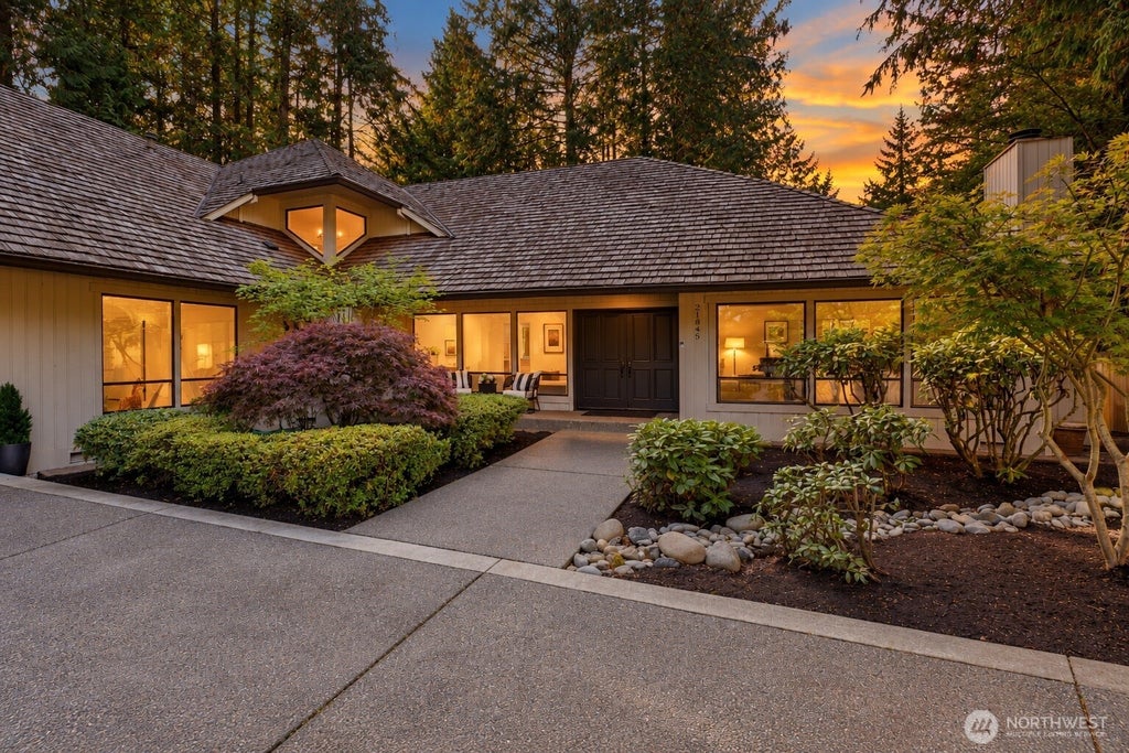Photo of 21845 NE 30th Place, Sammamish, WA 98074 (MLS # 2588777)