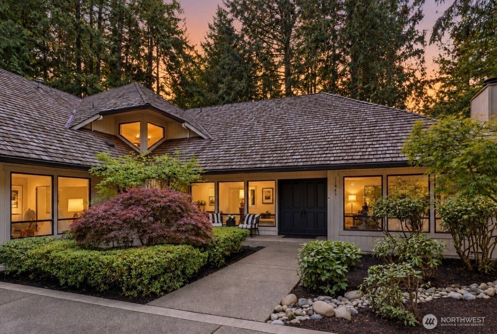 Photo of 21845 NE 30th Place, Sammamish, WA 98074 (MLS # 2588777)