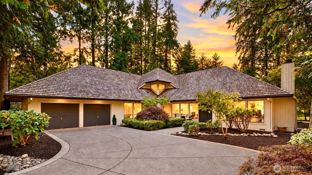 Photo of 21845 NE 30th Place, Sammamish, WA 98074 (MLS # 2588777)