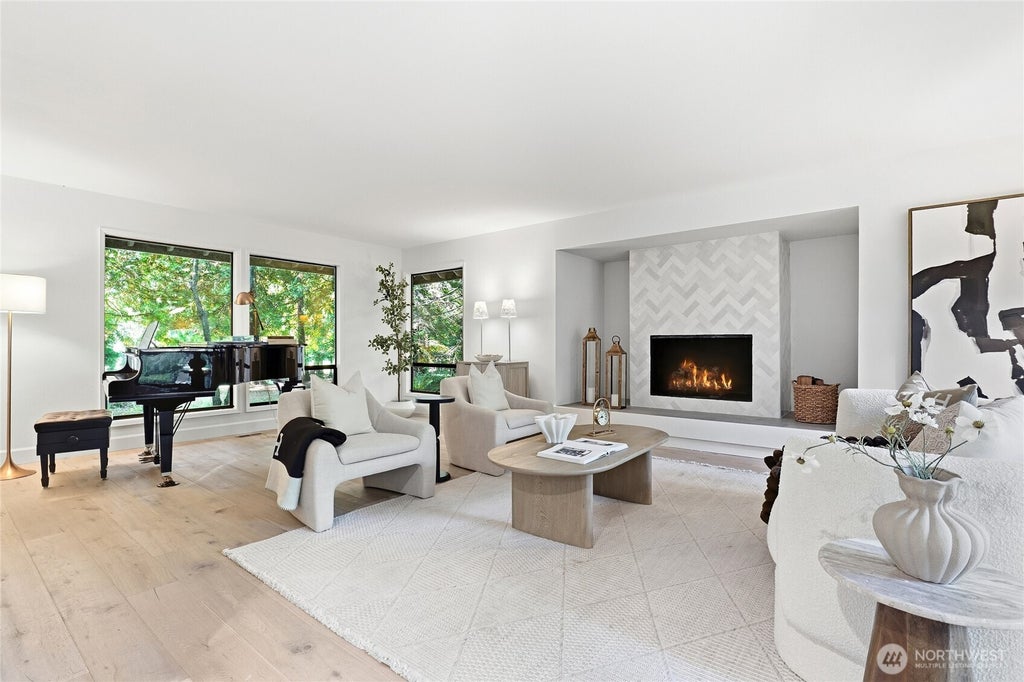 Photo of 21845 NE 30th Place, Sammamish, WA 98074 (MLS # 2588777)