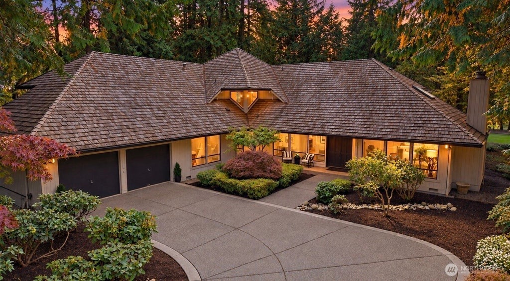 Photo of 21845 NE 30th Place, Sammamish, WA 98074 (MLS # 2588777)