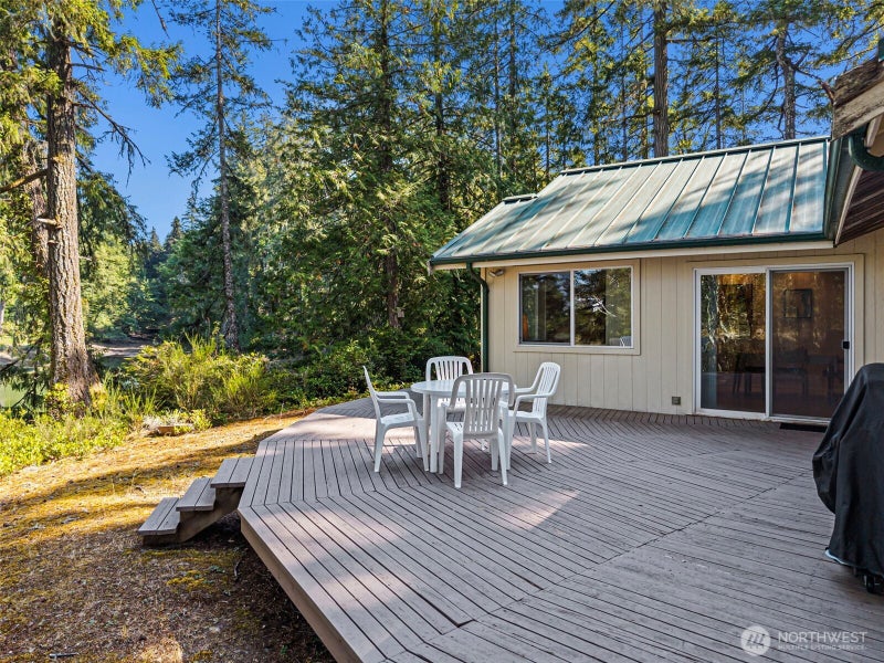150 E Haskell Hill Road