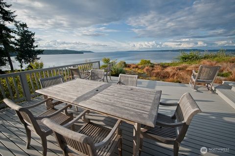 Photo of 7100 SW Maury Park Road, Vashon, WA 98070 (MLS # 2461190)