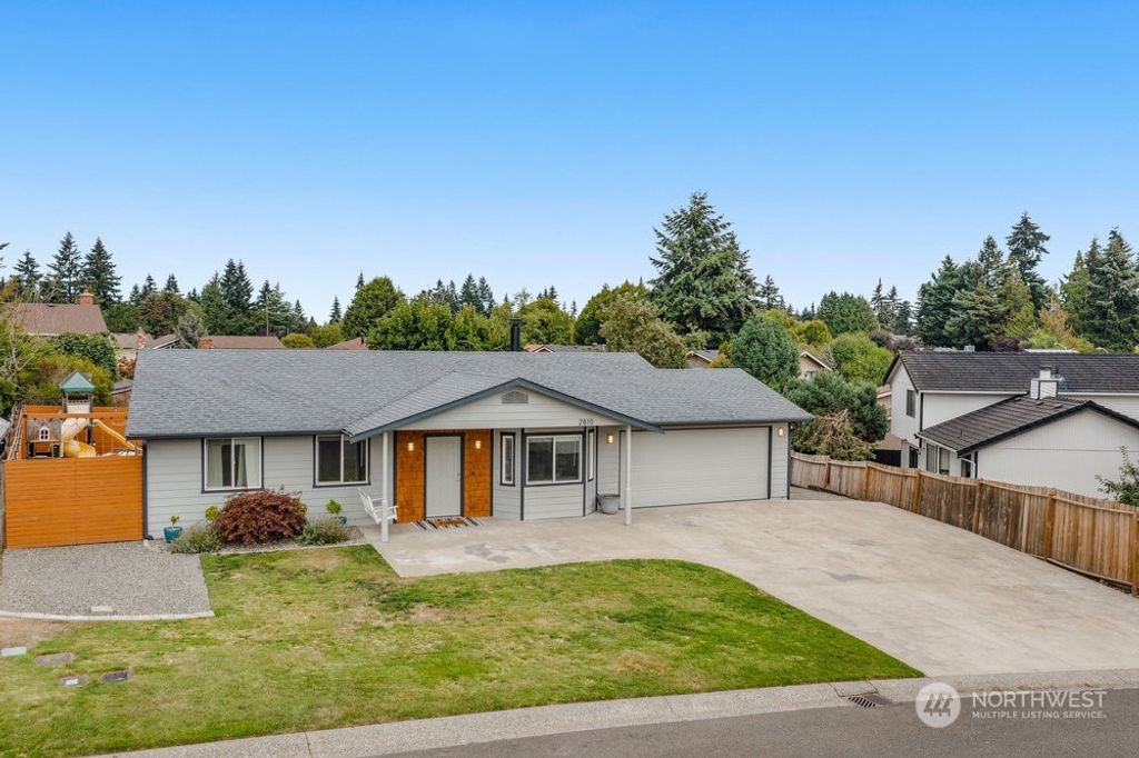 Photo of 2810 SW 341st Court, Federal Way, WA 98023 (MLS # 2287285)