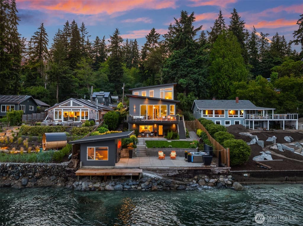 Photo of 3154 Point White Drive NE, Bainbridge Island, WA 98110 (MLS # 2550475)