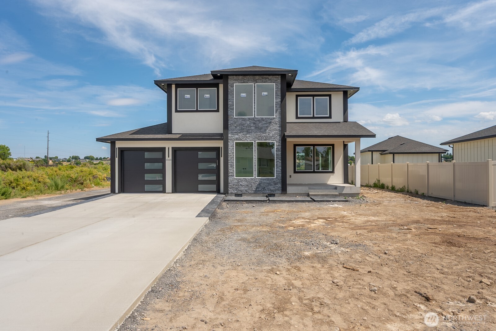 1515 W Lakeside Drive