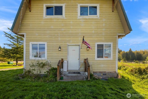 Photo of 15721 67th Avenue NE, Arlington, WA 98223 (MLS # 2585926)